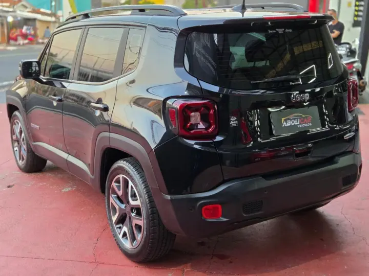 Renegade Longitude 1.8 4x2 Flex 16V Aut.