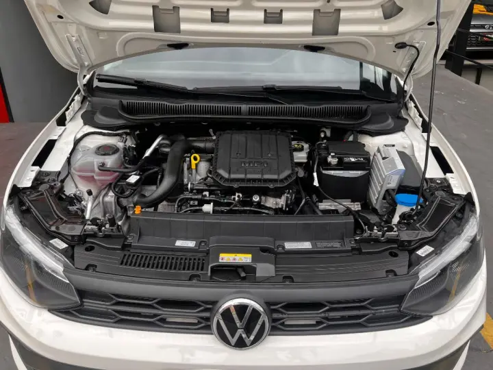 Polo Track 1.0 Flex 12V 5p