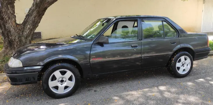 MONZA 2.0 EFI GLS 8V