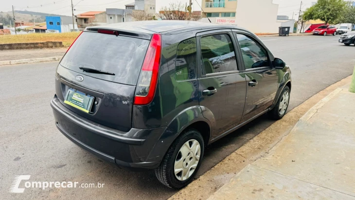 FIESTA 1.6 MPI Class Hatch 8V