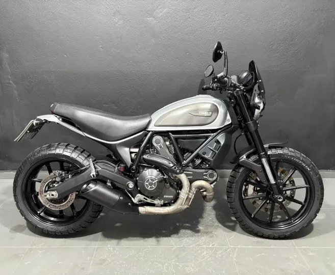 SCRAMBLER 800 ICON