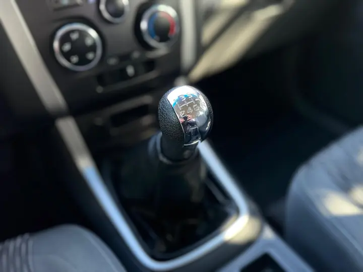 S10 2.4 MPFI LT 4X2 CD 8V FLEX 4P MANUAL