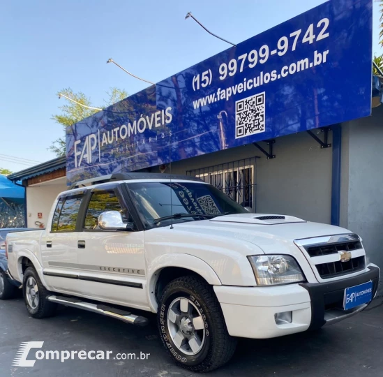 S10 2.4 FLEX EXECUTIVE CABINE DUPLA