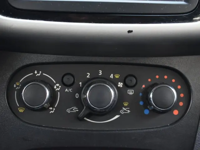 SANDERO - 1.0 12V SCE EXPRESSION 4P MANUAL