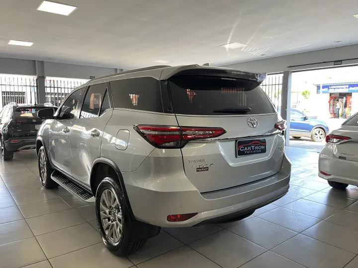 HILUX SW4 2.8 D-4d Turbo SRX 7L 4X4