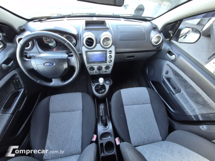 Fiesta Sedan SE 1.6 8V Flex 4p