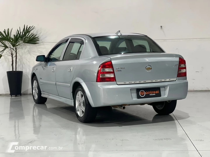 ASTRA 2.0 MPFI Advantage Sedan 8V