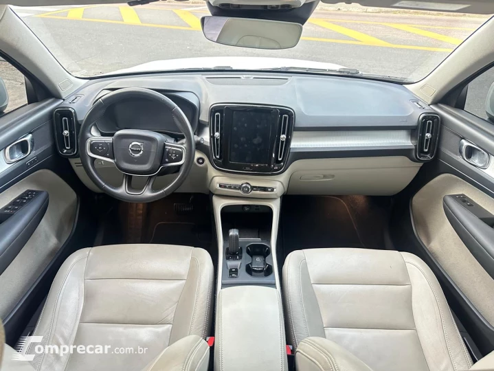 XC40 1.5 T5 Hybrid Momentum Geartronic