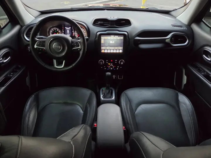 Renegade Longitude 1.8 4x2 Flex 16V Aut.