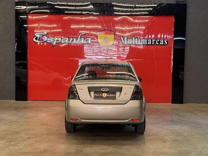 Fiesta 1.6 Rocam Sedan 8V Flex 4P Manual