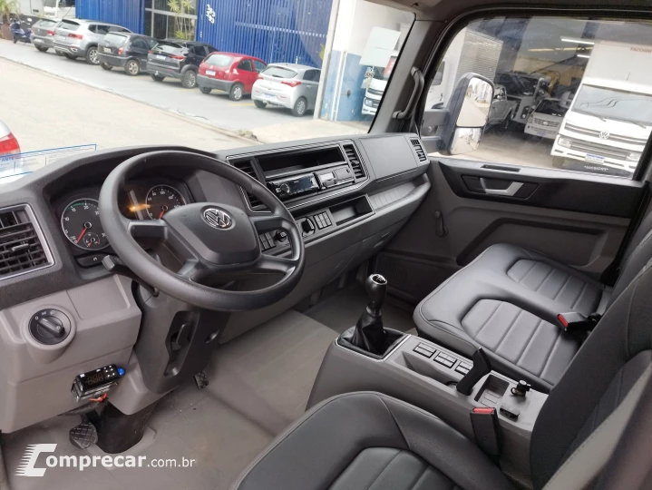 Delivery 9.170 + Baú Refrigerado