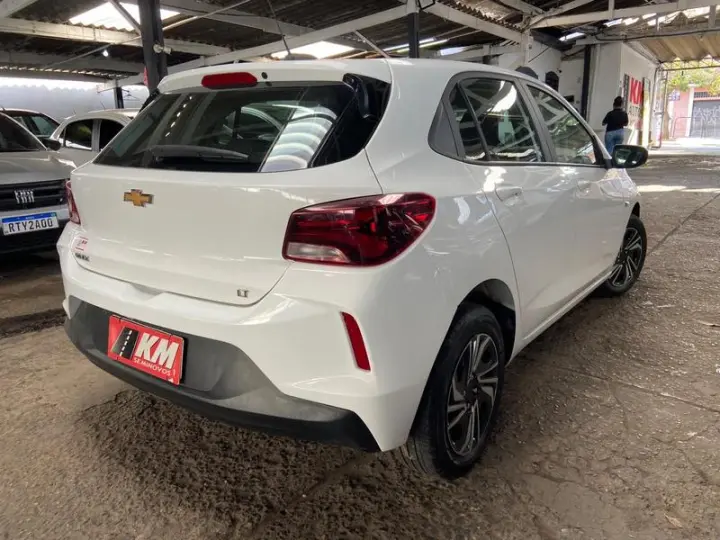 ONIX HATCH LT 1.0 12V FLEX 5P MEC.