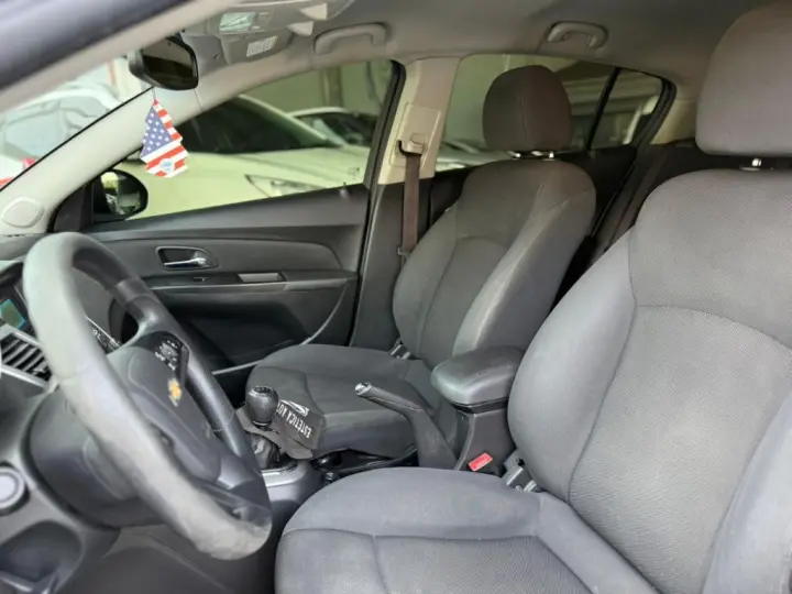 CRUZE HB Sport LT 1.8 16V FlexP. 5p Mec