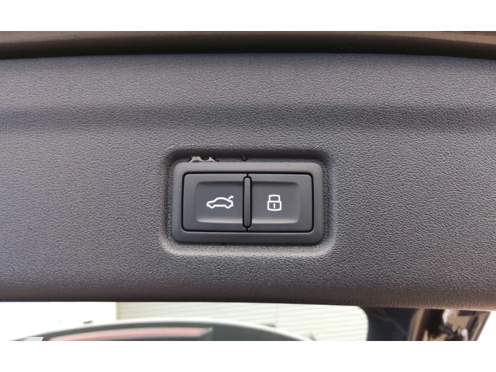 Q6 E-tron 100  KW ELÉTRICO PERFORMANCE BLACK QUATTRO