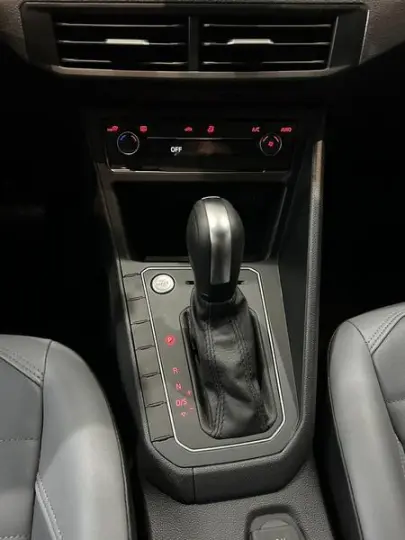 NIVUS HIGHLINE 1.0 200 TSI FLEX AUT.