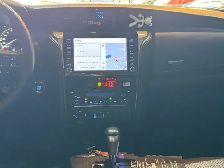 HILUX SW4 2.8 D-4D TURBO DIESEL SRX 7L 4X4 AUTOMÁTICO