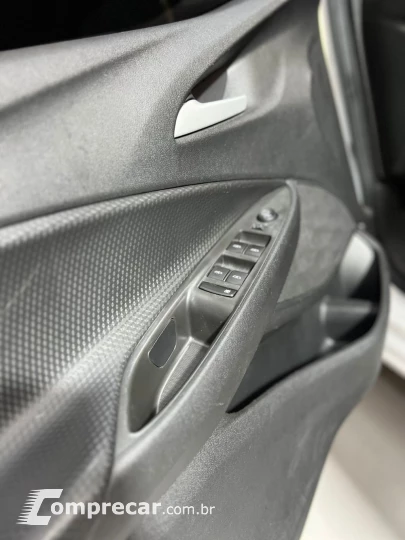 ONIX HATCH LT 1.0 12V Flex 5p Mec.