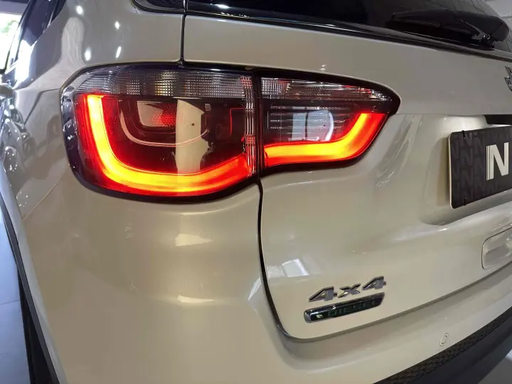 COMPASS 2.0 16V DIESEL LIMITED 4X4 AUTOMÁTICO