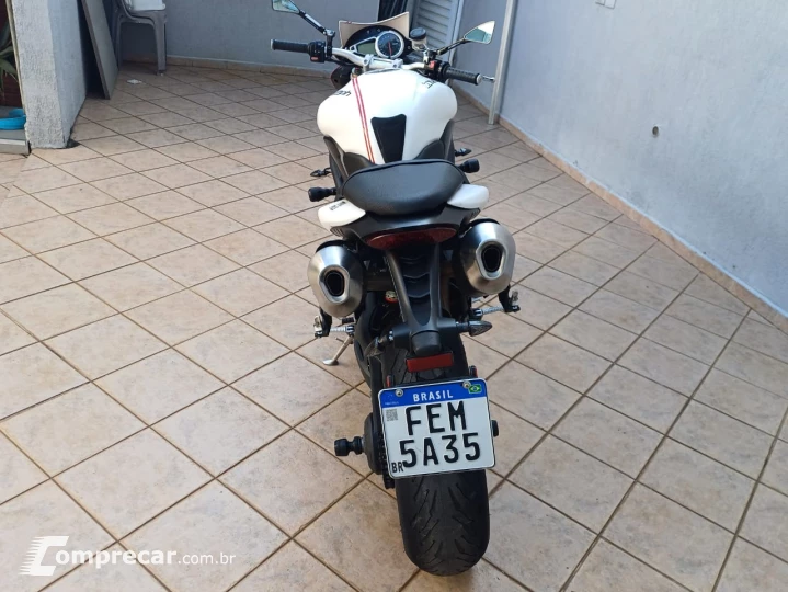 Speed Triple 1050i