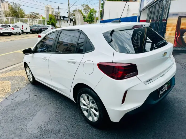 ONIX HATCH LT 1.0 12V Flex 5p Mec.