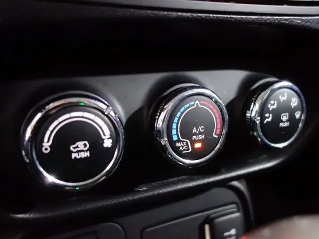 RENEGADE - 1.8 16V 4P AUTOMATICO