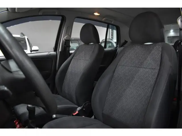 FOX - 1.0 MI 8V 4P MANUAL