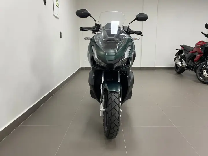 HONDA ADV