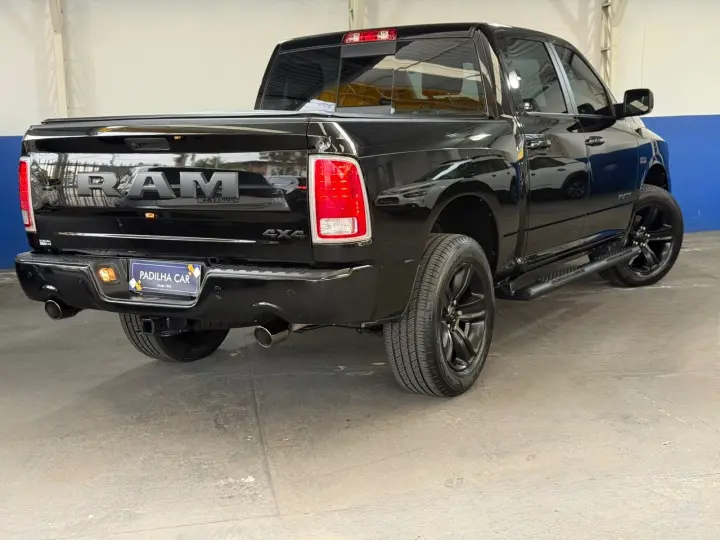 CLASSIC LARAMIE NIGHT ED. 5.7 4X4 Aut.