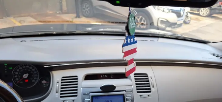 AZERA 3.3 MPFI GLS Sedan V6 24V