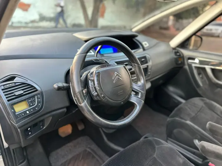 GRAND C4 2.0 I Picasso Exclusive 16V