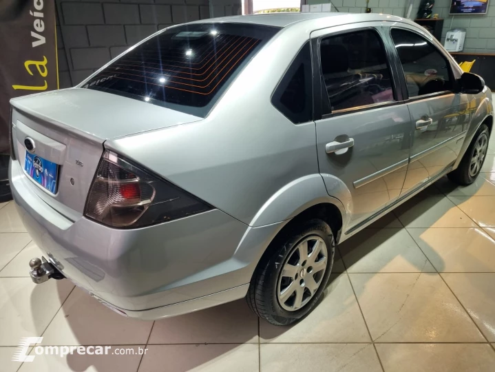 FIESTA 1.6 MPI Sedan 8V