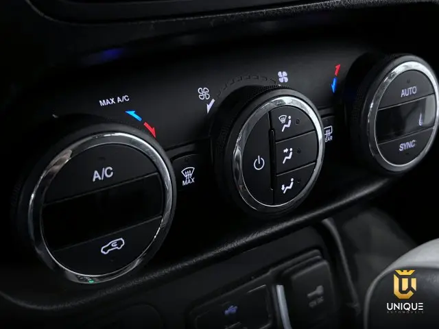 RENEGADE - 1.8 16V LONGITUDE 4P AUTOMÁTICO