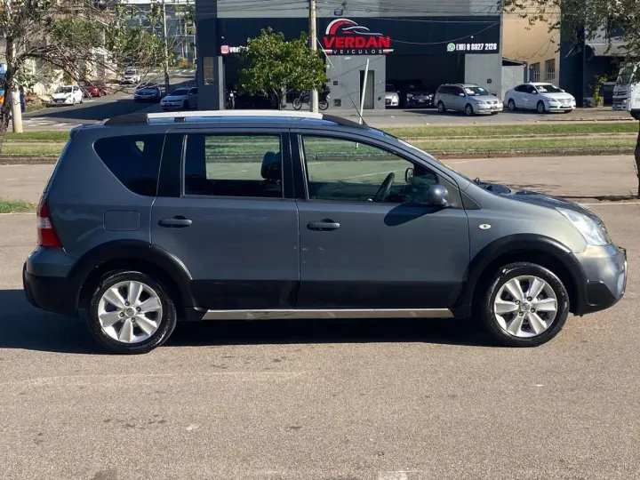 LIVINA 1.8 SL X-gear 16V