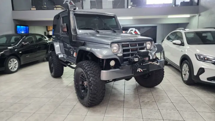 T-4 4x4 3.0 TB Int. Cap. Rígida Diesel