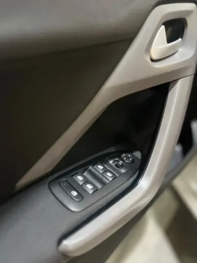 208 1.2 Active Pack 12V