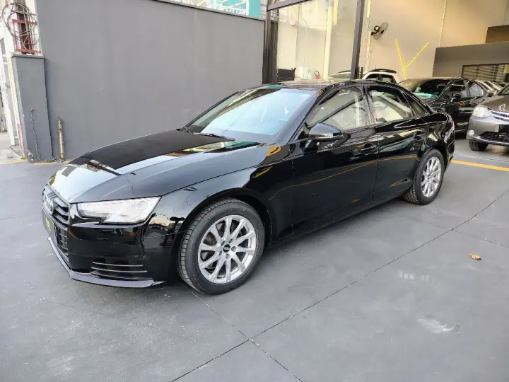 A4 Attraction 2.0 TFSI 190cv S tronic