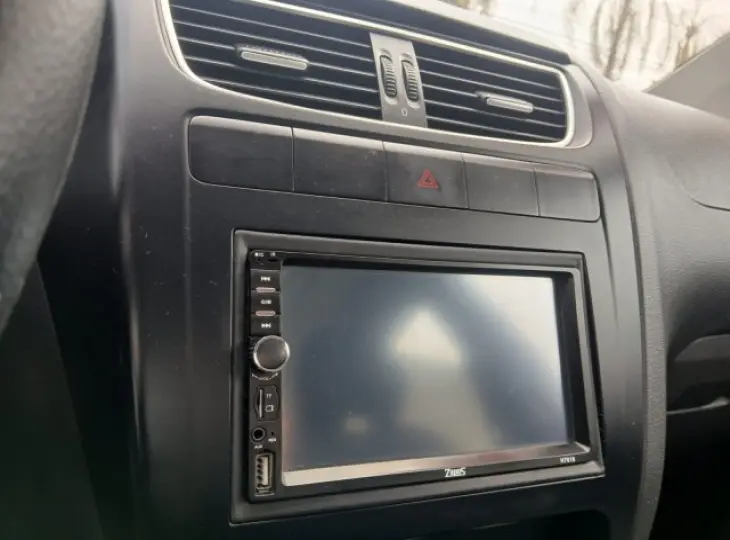 FOX - 1.0 MI 8V 4P MANUAL