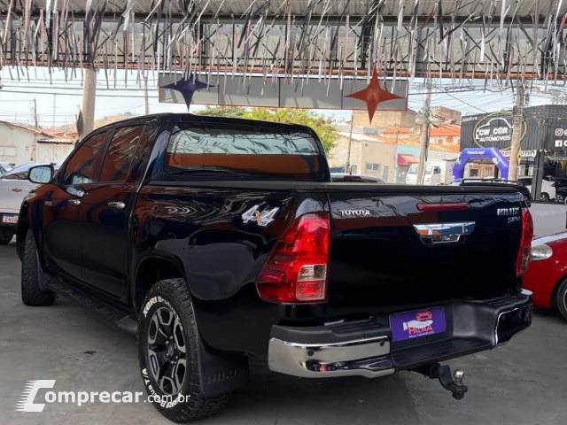 HILUX - 2.8 D-4D TURBO CD SRV 4X4 AUTOMÁTICO