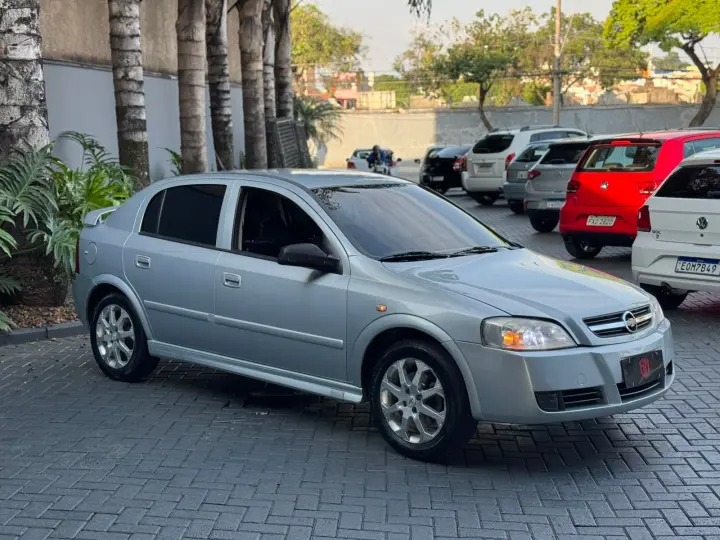 ASTRA 2.0 MPFI Advantage 8V