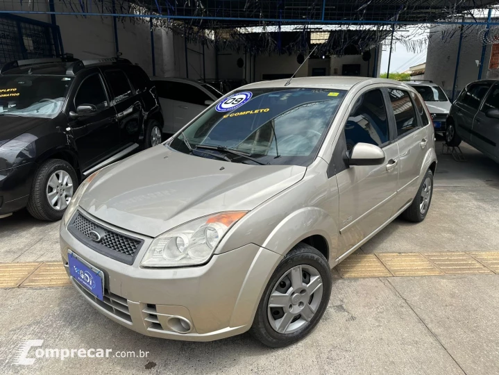 FIESTA 1.6 MPI Class Hatch 8V