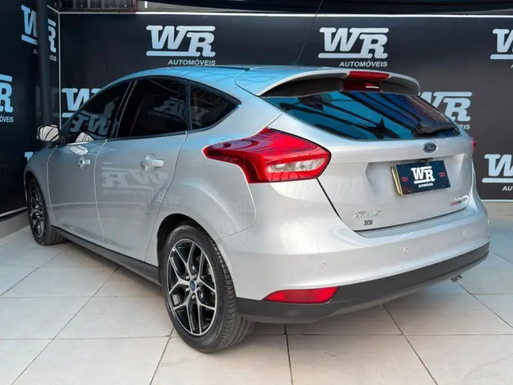 FOCUS 2.0 Titanium Hatch 16V