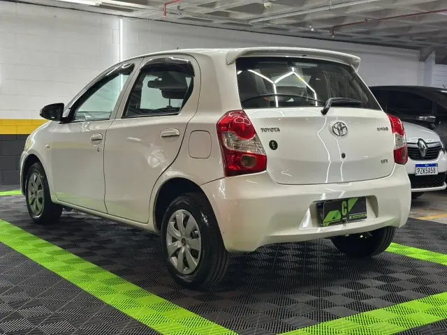 ETIOS HATCH - 1.3 X 16V 4P MANUAL
