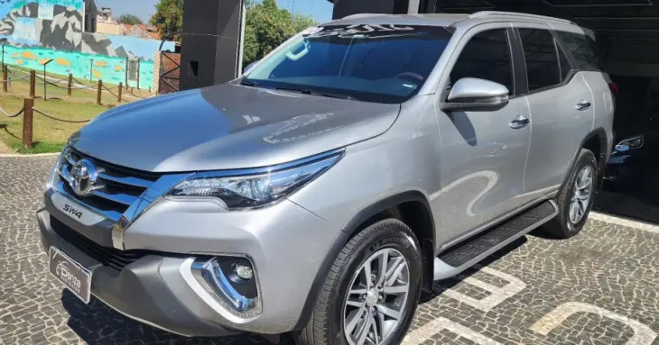 HILUX SW4 2.8 SRX 4X4 7 Lugares 16V Turbo Intercooler