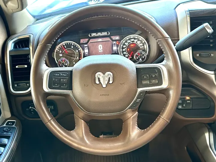 3500 6.7 I6 TURBO DIESEL LARAMIE CD 4X4 AUTOMÁTICO