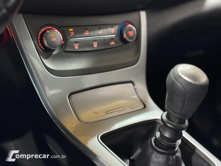 Sentra S 2.0/ 2.0 Flex Fuel 16V Mec.