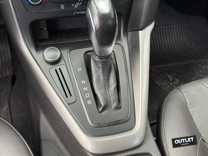 FOCUS 2.0 TITANIUM SEDAN 16V FLEX 4P POWERSHIFT