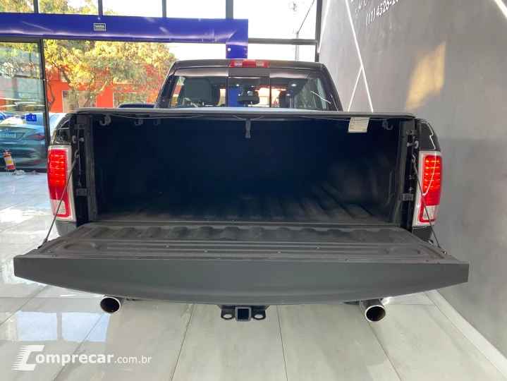 CLASSIC LARAMIE 5.7 CD V8 4X4 Aut.