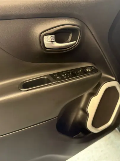 RENEGADE 1.8 16V Longitude