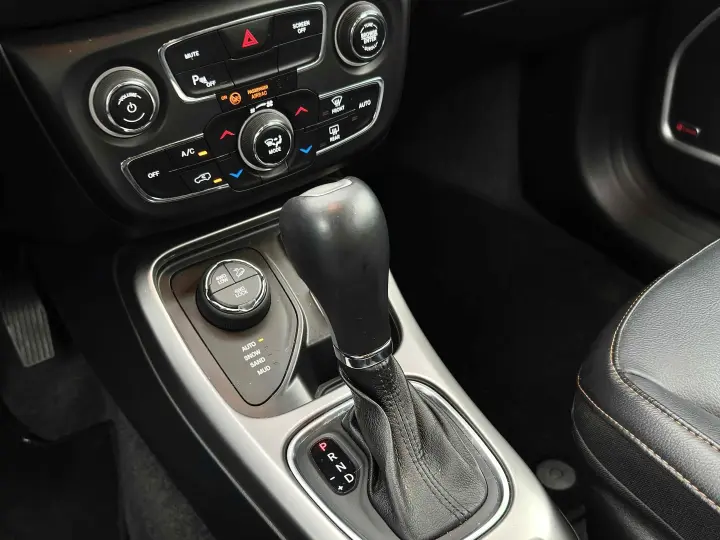 COMPASS 2.0 16V DIESEL LONGITUDE 4X4 AUTOMÁTICO