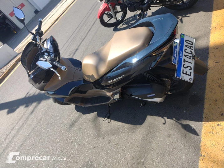 PCX 160 DLX ABS